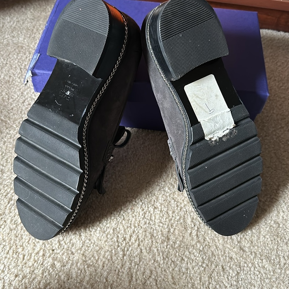 Stuart Weitzman Loafer - Only Worn Once!! Size 9.0 - image 5